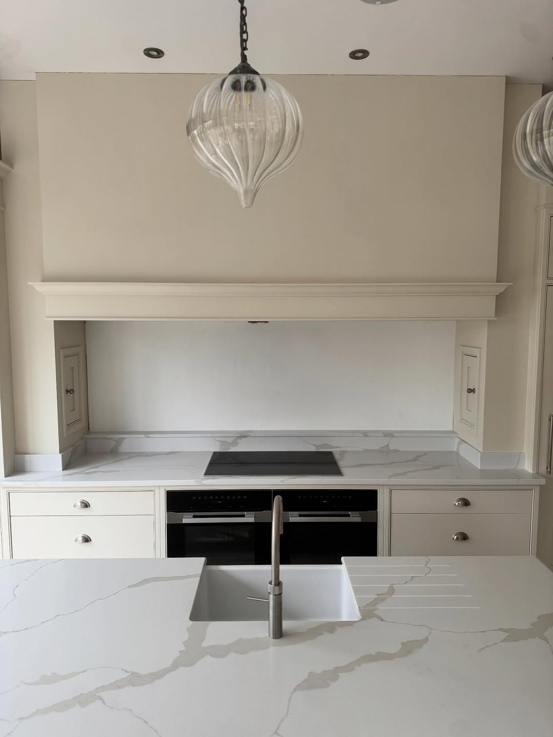 Sink cut-out and edge finish